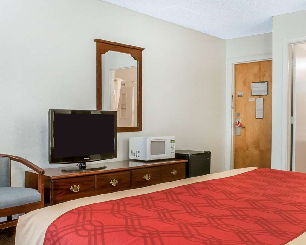Econo Lodge Gallup Room photo