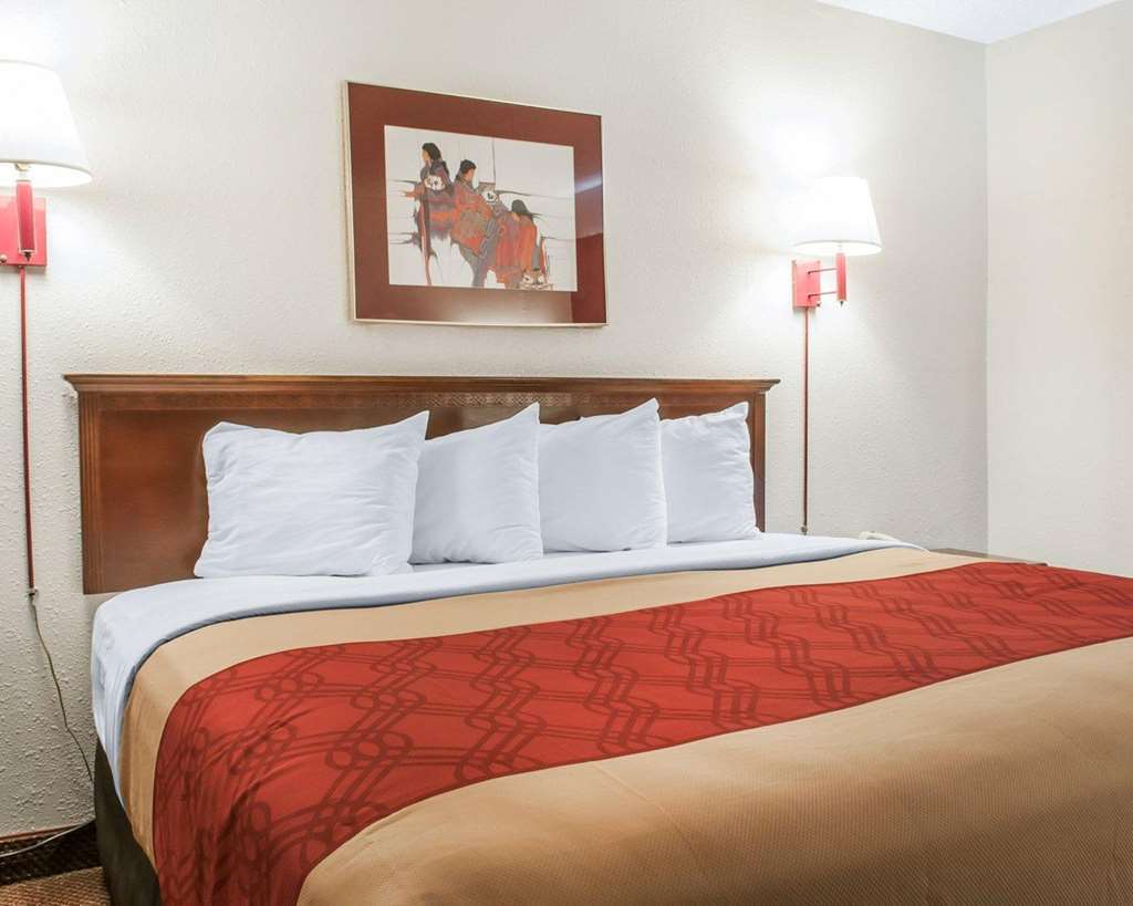 Econo Lodge Gallup Room photo