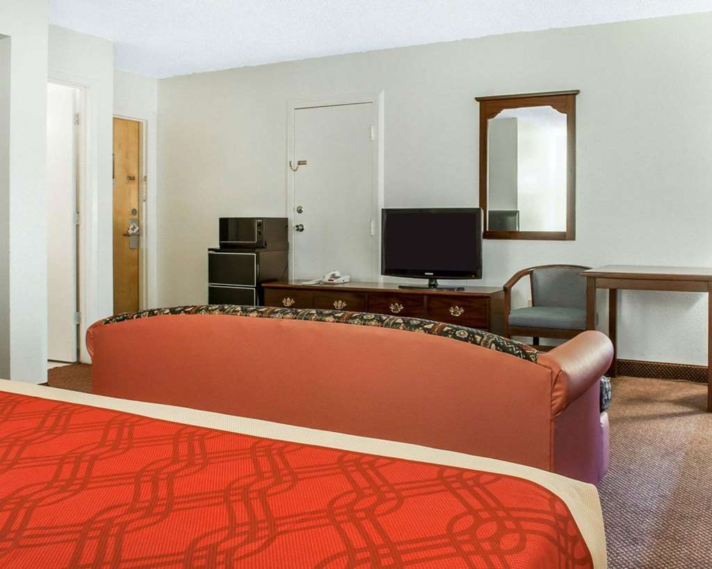 Econo Lodge Gallup Room photo