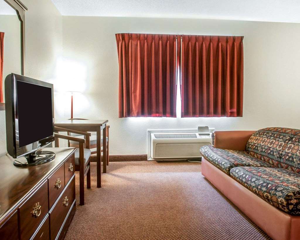 Econo Lodge Gallup Room photo