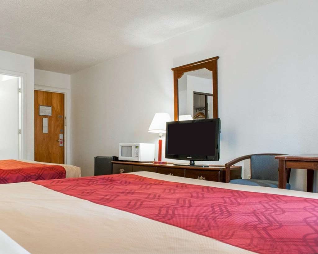 Econo Lodge Gallup Room photo