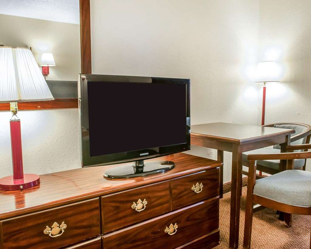 Econo Lodge Gallup Room photo