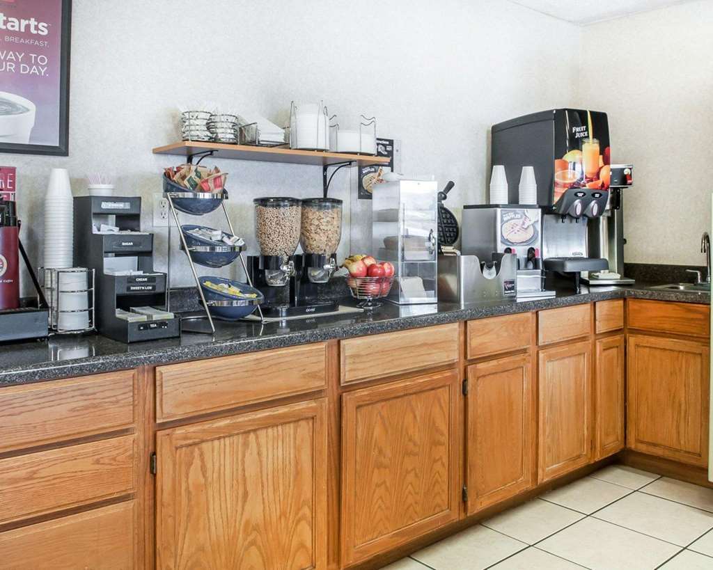 Econo Lodge Gallup Restaurant photo